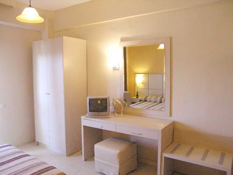 Aristotelis Hotel Фурка Экстерьер фото